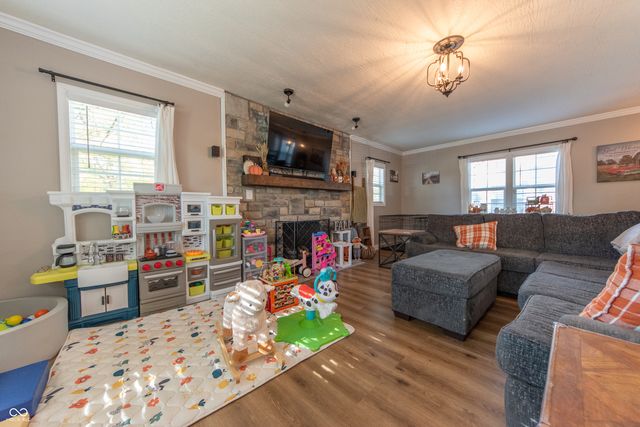 902 18th Street, Columbus, IN 47201