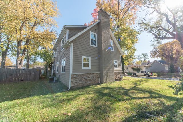 902 18th Street, Columbus, IN 47201