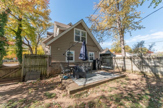 902 18th Street, Columbus, IN 47201