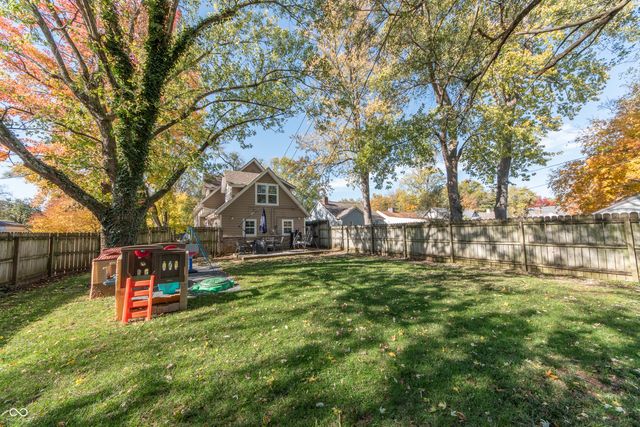 902 18th Street, Columbus, IN 47201