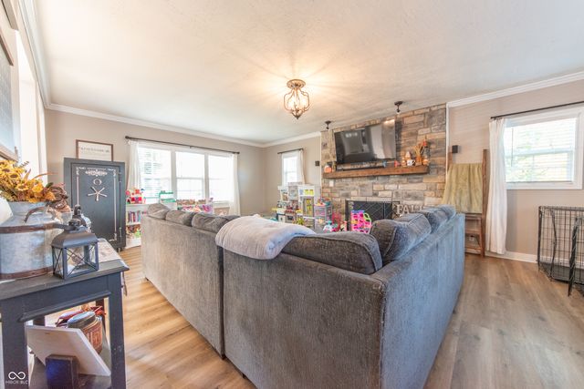 902 18th Street, Columbus, IN 47201