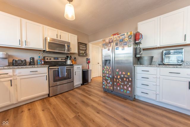 902 18th Street, Columbus, IN 47201