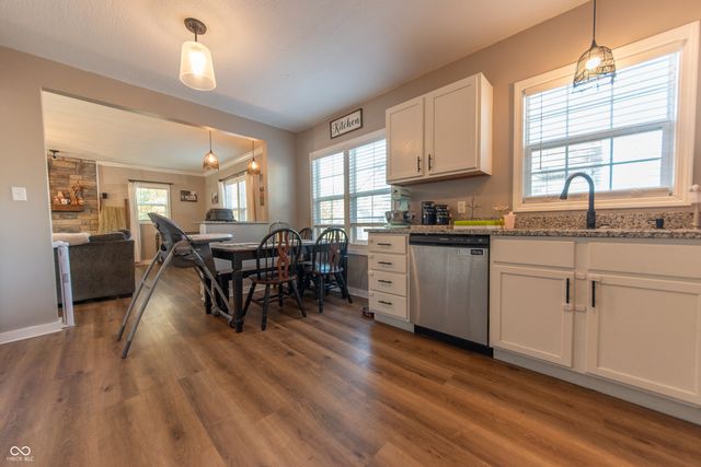 902 18th Street, Columbus, IN 47201