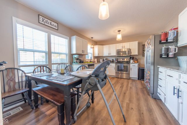 902 18th Street, Columbus, IN 47201