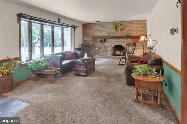 1097 SOFFA RD, East Greenville, PA 18041