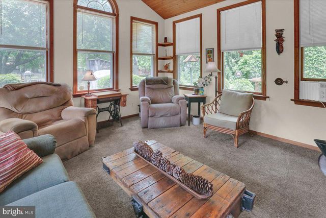 1097 SOFFA RD, East Greenville, PA 18041