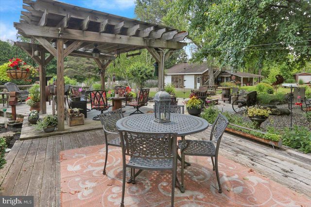 1097 SOFFA RD, East Greenville, PA 18041
