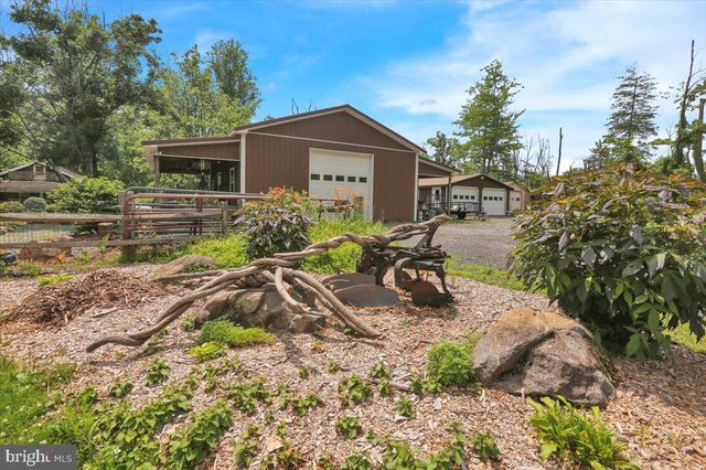 1097 SOFFA RD, East Greenville, PA 18041