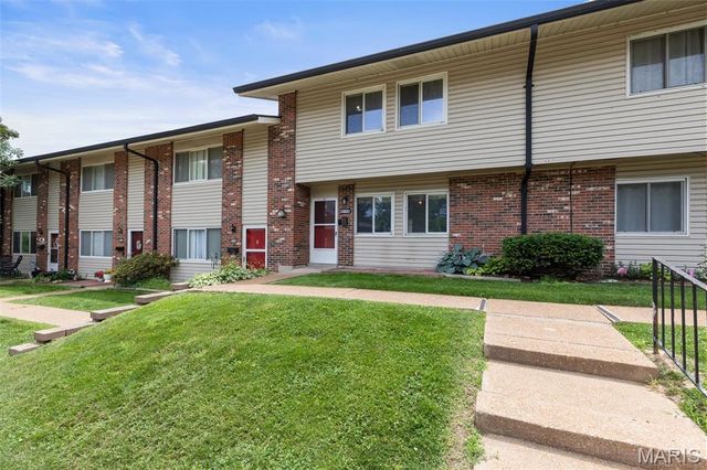 9128 Villaridge Court, St Louis, MO 63123