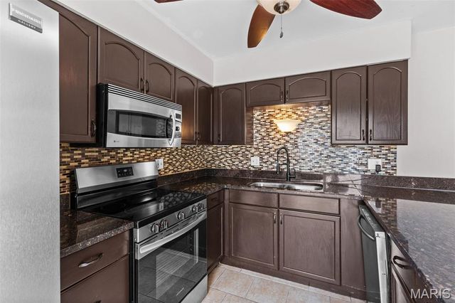 9128 Villaridge Court, St Louis, MO 63123