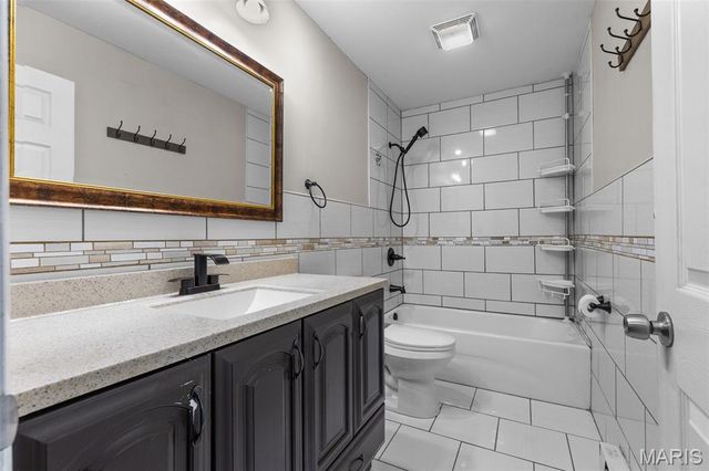 9128 Villaridge Court, St Louis, MO 63123