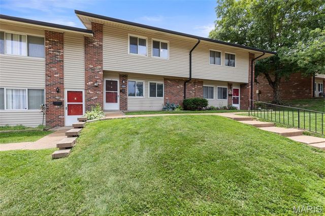 9128 Villaridge Court, St Louis, MO 63123
