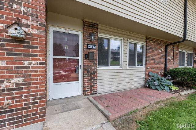 9128 Villaridge Court, St Louis, MO 63123