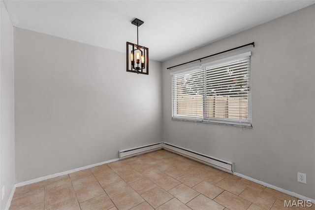 9128 Villaridge Court, St Louis, MO 63123