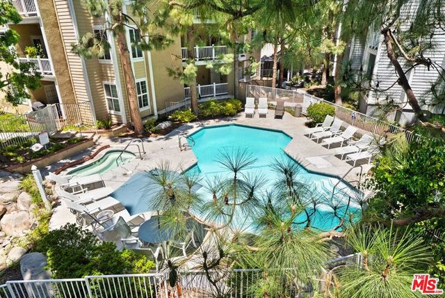 8505 Gulana Avenue 5207, Los Angeles, CA 90293