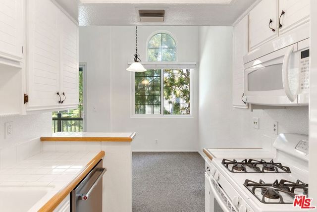 8505 Gulana Avenue 5207, Los Angeles, CA 90293