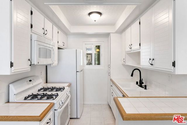 8505 Gulana Avenue 5207, Los Angeles, CA 90293