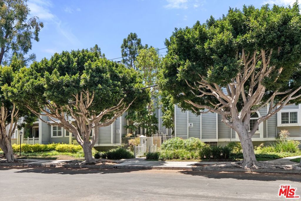 8505 Gulana Avenue 5207, Los Angeles, CA 90293