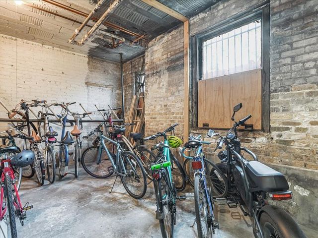 4531 N Ashland Avenue 111, Chicago, IL 60640