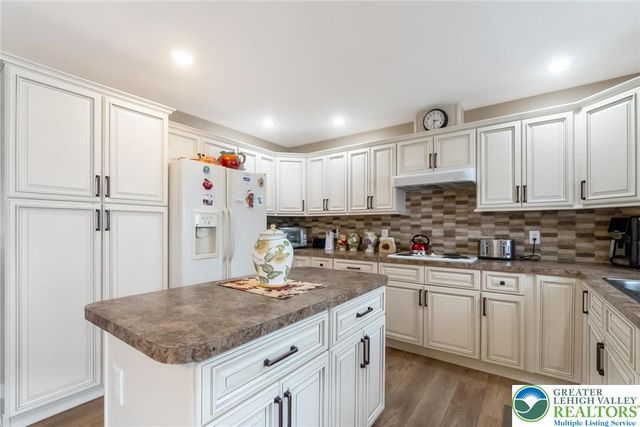 679 Winterthur Way, Easton, PA 18040