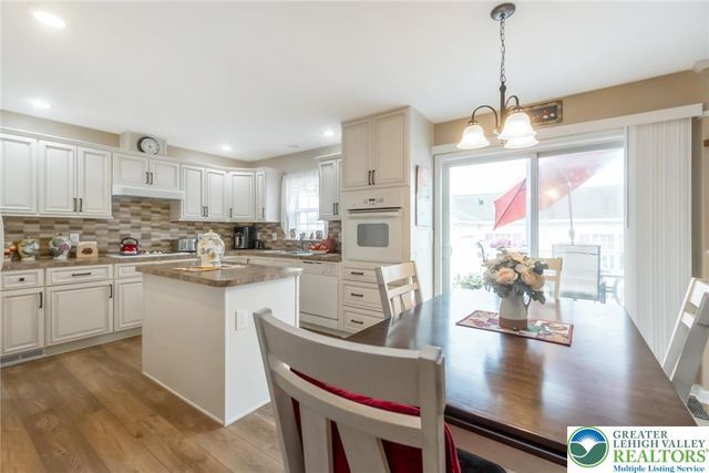 679 Winterthur Way, Easton, PA 18040