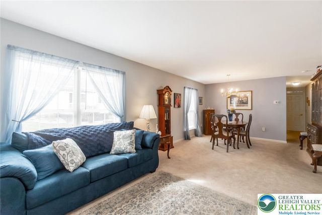 679 Winterthur Way, Easton, PA 18040