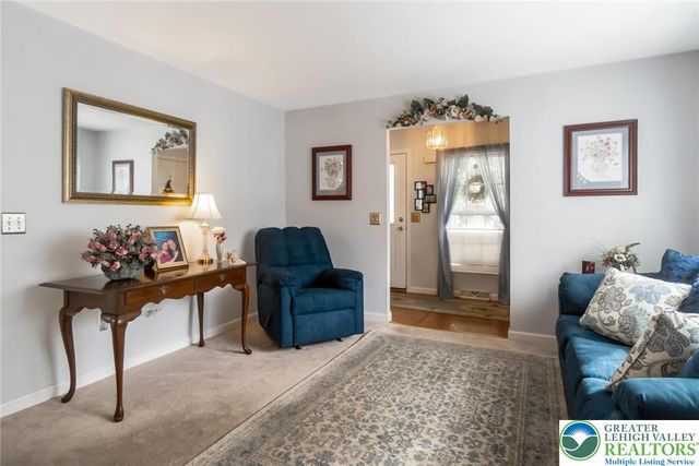 679 Winterthur Way, Easton, PA 18040