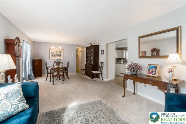 679 Winterthur Way, Easton, PA 18040