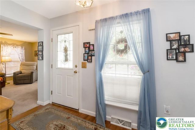 679 Winterthur Way, Easton, PA 18040
