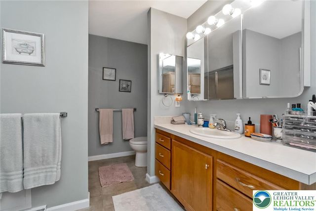 679 Winterthur Way, Easton, PA 18040