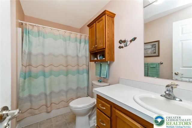 679 Winterthur Way, Easton, PA 18040