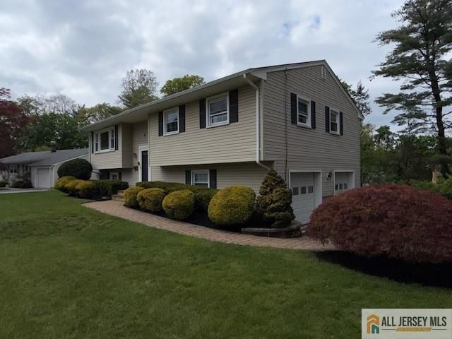 6 Greenbrae Court, East Brunswick, NJ 08816