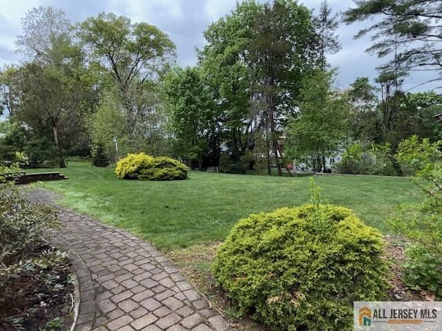 6 Greenbrae Court, East Brunswick, NJ 08816