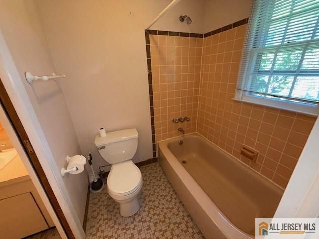6 Greenbrae Court, East Brunswick, NJ 08816