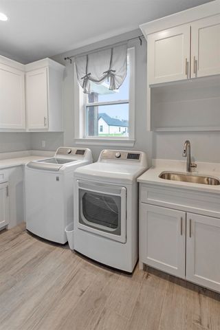 219 White N Gail Ln, Bullard, TX 75757