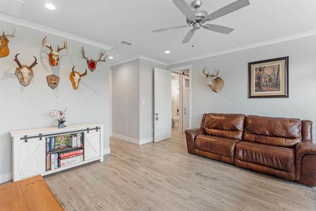 219 White N Gail Ln, Bullard, TX 75757