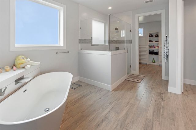 219 White N Gail Ln, Bullard, TX 75757