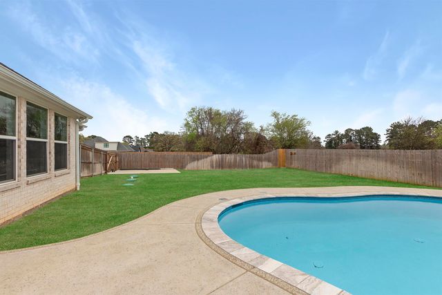 219 White N Gail Ln, Bullard, TX 75757