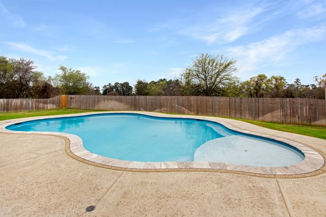 219 White N Gail Ln, Bullard, TX 75757