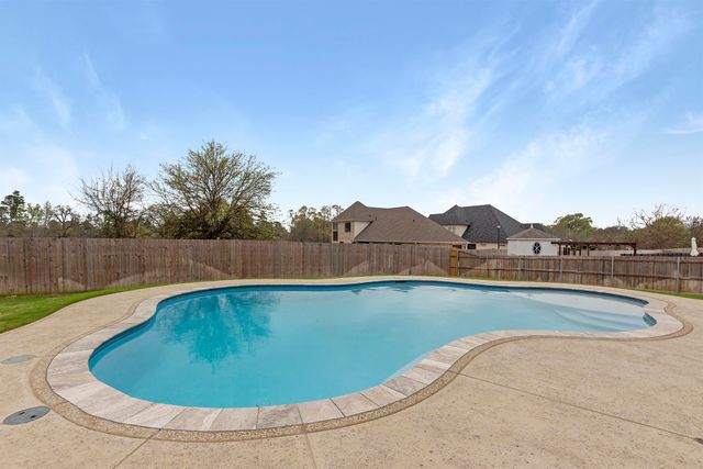 219 White N Gail Ln, Bullard, TX 75757
