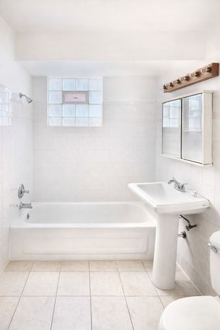 1539 W 71st Street 2, Chicago, IL 60636