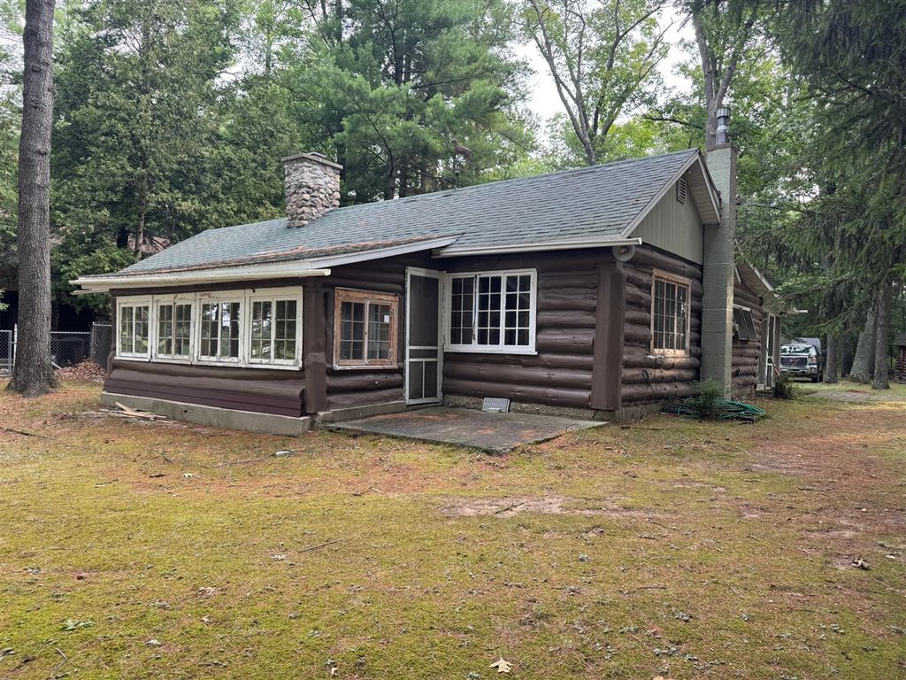 13239 N Gordon Avenue, Bitely, MI 49309