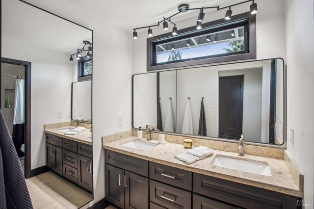 2100 Center Rd, Novato, CA 94947