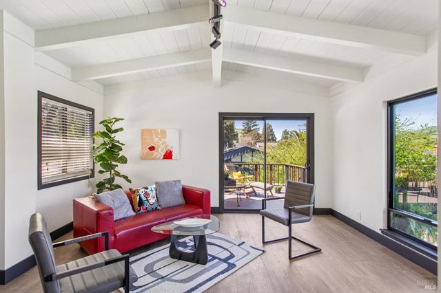 2100 Center Rd, Novato, CA 94947