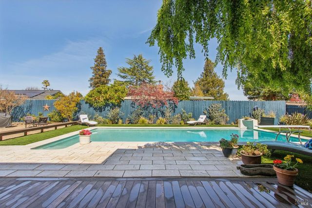 2100 Center Rd, Novato, CA 94947