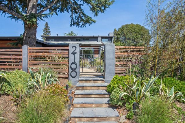 2100 Center Rd, Novato, CA 94947