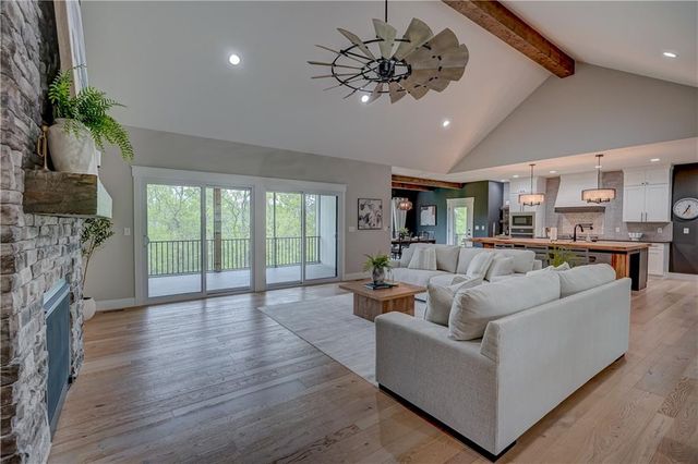 4 Black Hawk Drive, Lake Winnebago, MO 64034