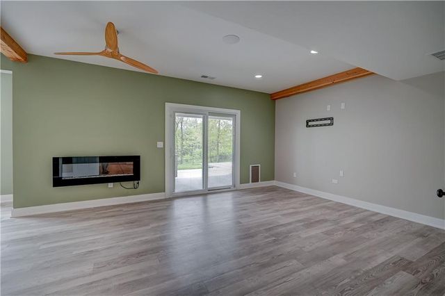 4 Black Hawk Drive, Lake Winnebago, MO 64034
