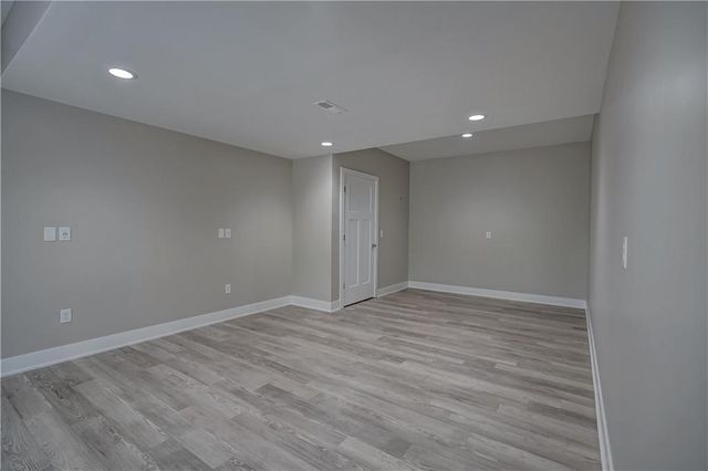 4 Black Hawk Drive, Lake Winnebago, MO 64034