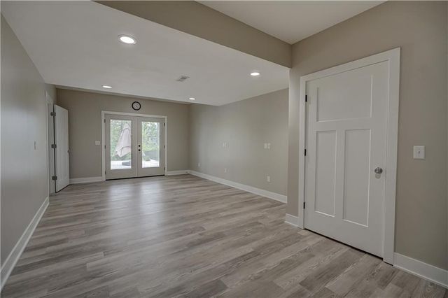 4 Black Hawk Drive, Lake Winnebago, MO 64034